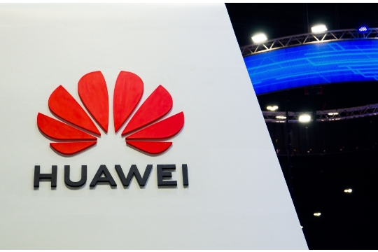 Huawei na prodajna mesta letos razposlal že 26% več pametnih telefonov kot lani