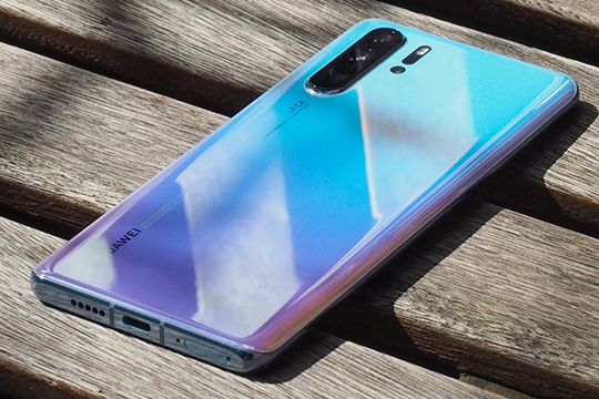 Hands-On HUAWEI P30 Pro Review: 10x Zoom, Killer Design