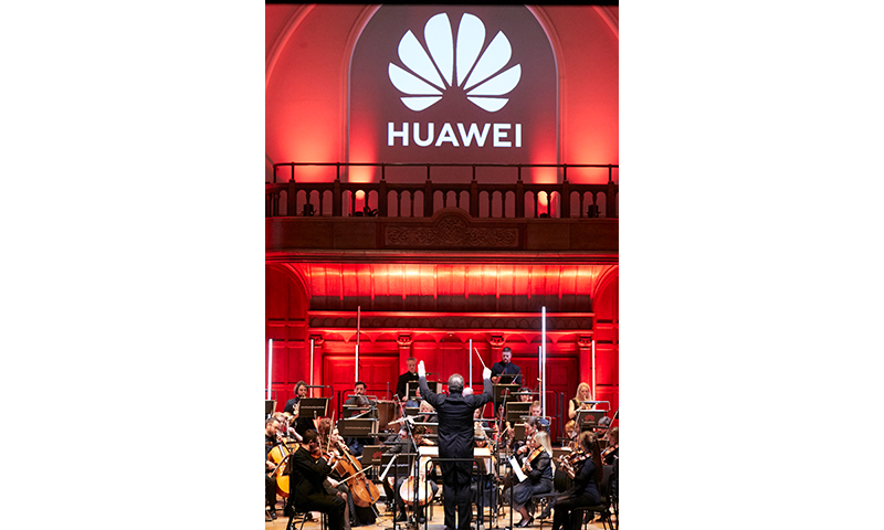 Erneut nutzt Huawei Künstliche Intelligenz, um die Grenzen des menschlich Machbaren auszuloten und vervollständigt Schuberts "Unvollendete" Sinfonie