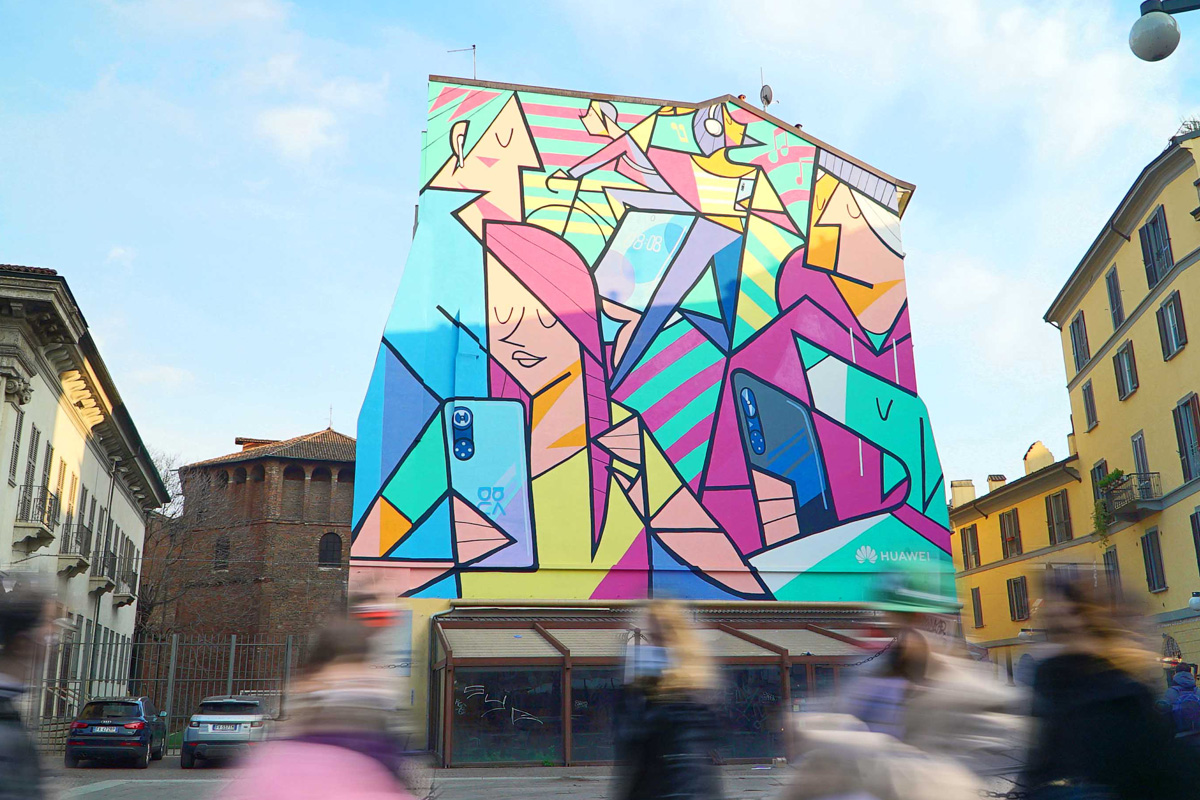HUAWEI colora le colonne di San Lorenzo a Milano. Fino a fine dicembre si potrà ammirare il murale ispirato a HUAWEI nova 9 realizzato dall’illustratore e designer Ale Giorgini 